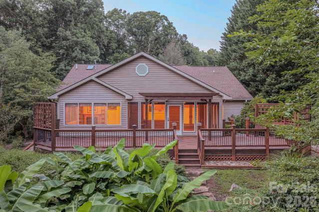 5 Kari Circle, Candler, NC 28715