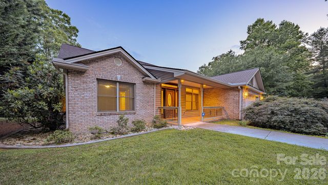 5 Kari Circle, Candler, NC 28715