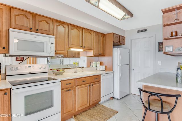 901 S Atlantic Ave Apt 102, Ormond Beach, FL 32176