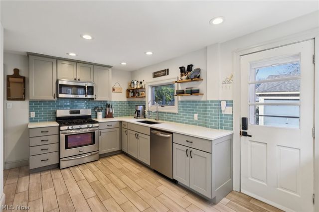 141 Melbourne Avenue, Akron, OH 44313