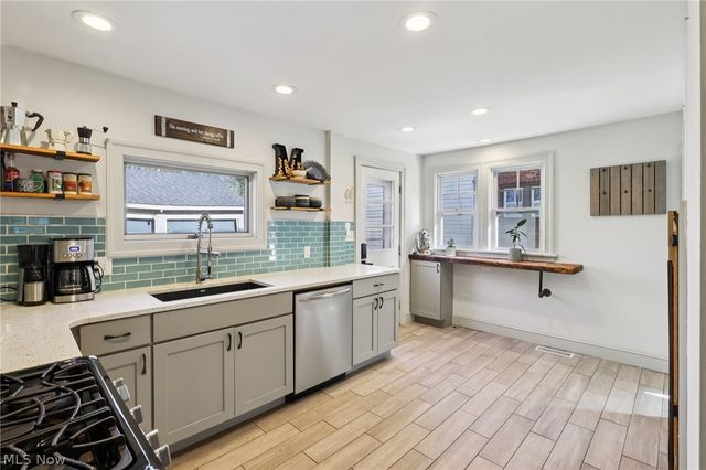 141 Melbourne Avenue, Akron, OH 44313