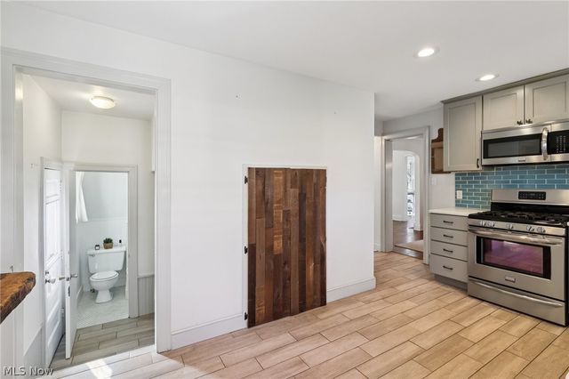 141 Melbourne Avenue, Akron, OH 44313