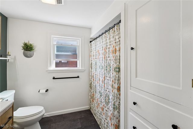 141 Melbourne Avenue, Akron, OH 44313