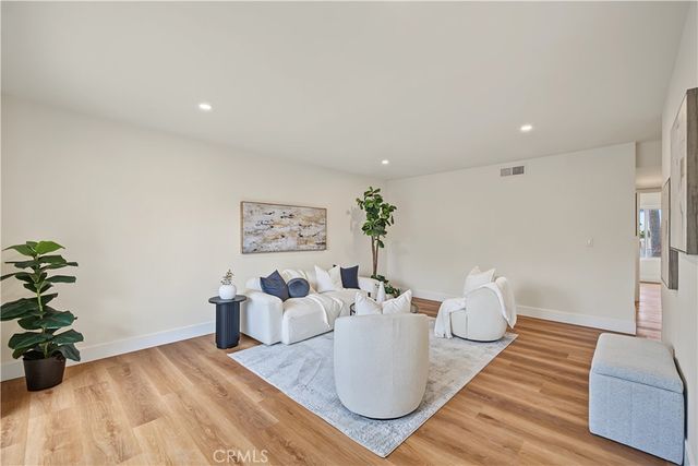 700 W La Veta Avenue N5, Orange, CA 92868