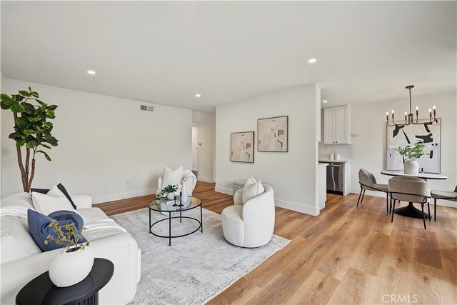 700 W La Veta Avenue N5, Orange, CA 92868