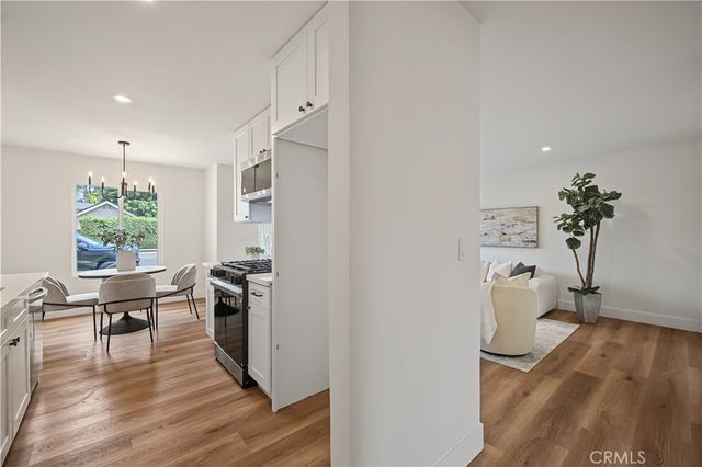 700 W La Veta Avenue N5, Orange, CA 92868