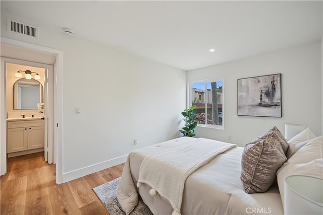 700 W La Veta Avenue N5, Orange, CA 92868