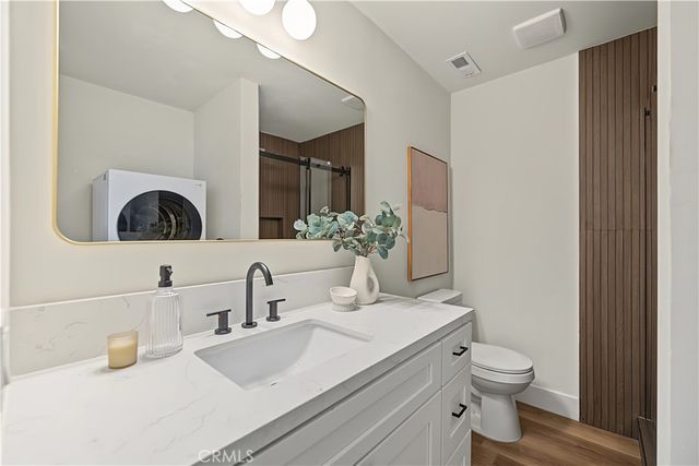 700 W La Veta Avenue N5, Orange, CA 92868