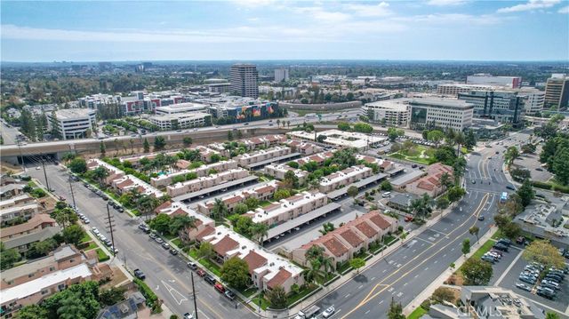 700 W La Veta Avenue N5, Orange, CA 92868