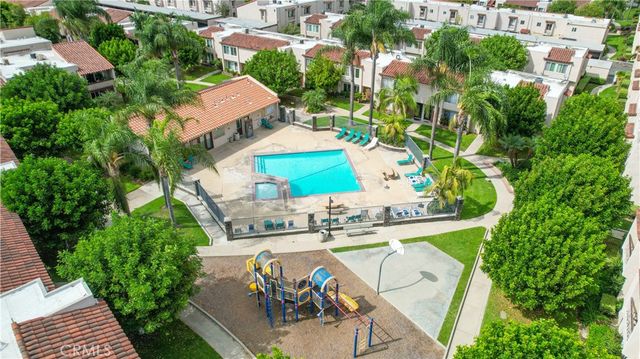 700 W La Veta Avenue N5, Orange, CA 92868