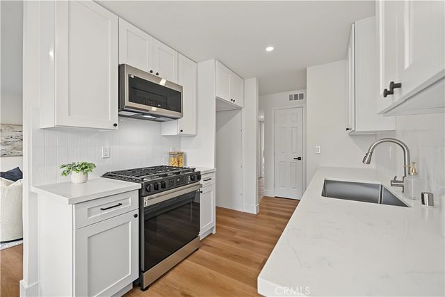 700 W La Veta Avenue N5, Orange, CA 92868