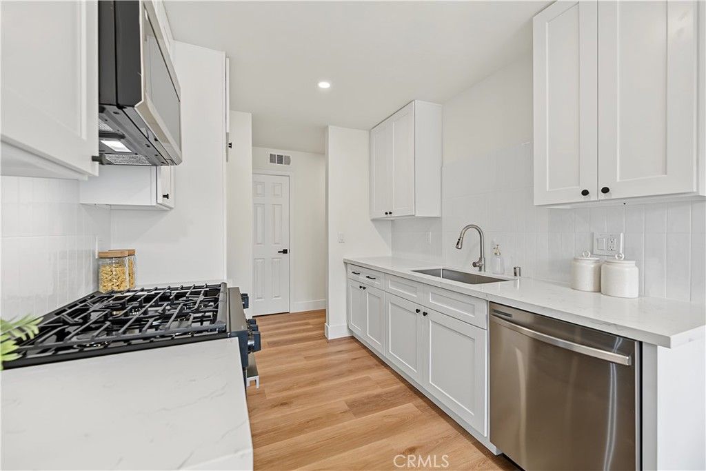 700 W La Veta Avenue N5, Orange, CA 92868 — photo 5