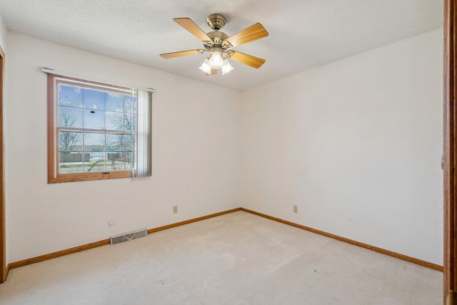 1533 2nd Avenue, Camanche, IA 52730