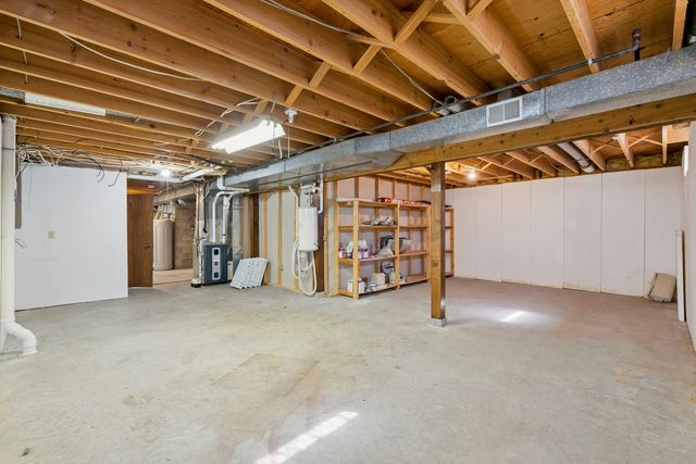 1533 2nd Avenue, Camanche, IA 52730