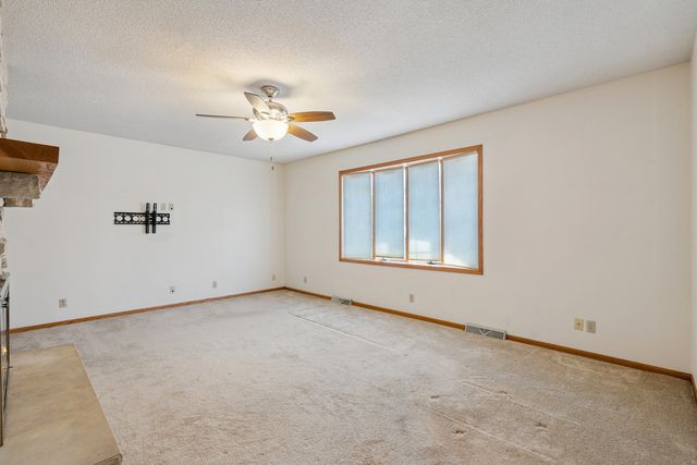 1533 2nd Avenue, Camanche, IA 52730