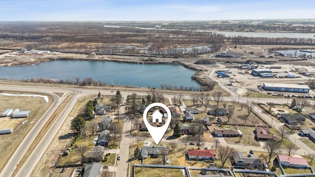 1533 2nd Avenue, Camanche, IA 52730