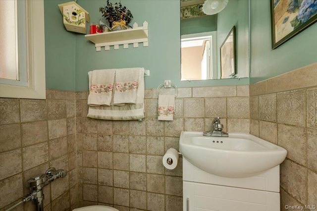 2015 Narragansett Avenue, Bronx, NY 10461