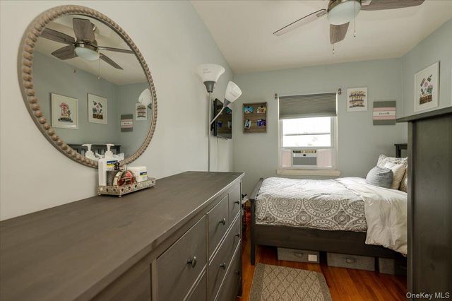 2015 Narragansett Avenue, Bronx, NY 10461