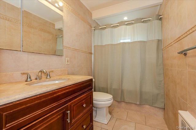 2015 Narragansett Avenue, Bronx, NY 10461