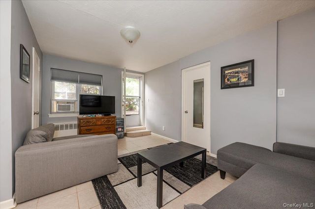2015 Narragansett Avenue, Bronx, NY 10461