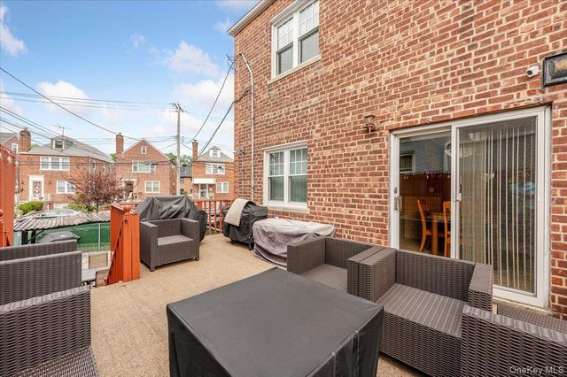 2015 Narragansett Avenue, Bronx, NY 10461