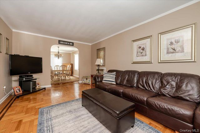 2015 Narragansett Avenue, Bronx, NY 10461