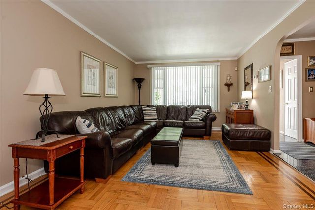 2015 Narragansett Avenue, Bronx, NY 10461