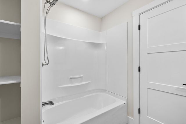 5217 Green Pine Lane, Kalamazoo, MI 49009
