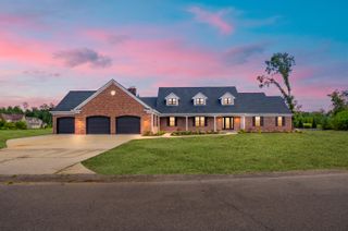 5217 Green Pine Lane, Kalamazoo, MI 49009
