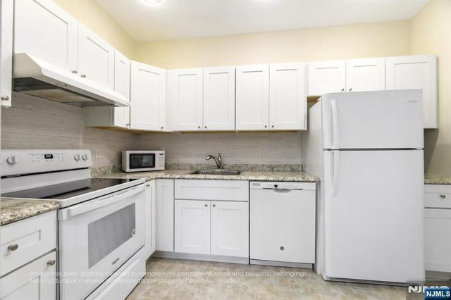 6412 Richmond Road 412, West Milford, NJ 07480