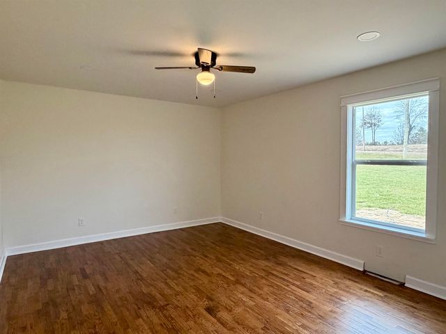 172 NEW BETHEL RD, Selmer, TN 38375