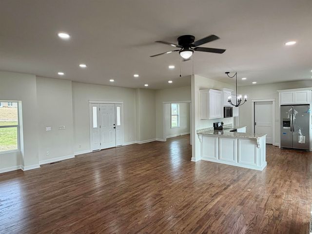 172 NEW BETHEL RD, Selmer, TN 38375