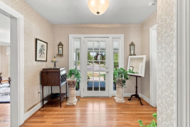 119 N College Street, Youngsville, NC 27596