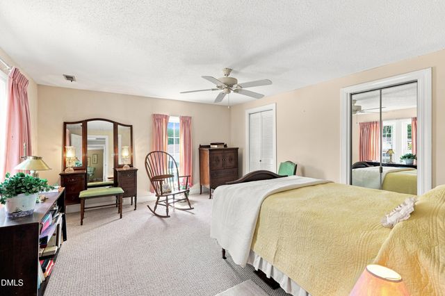 119 N College Street, Youngsville, NC 27596