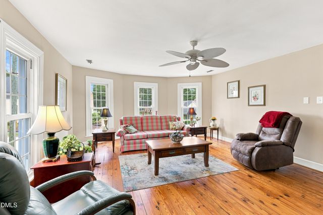 119 N College Street, Youngsville, NC 27596