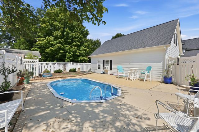 119 N College Street, Youngsville, NC 27596