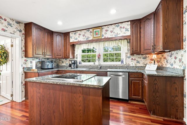 119 N College Street, Youngsville, NC 27596