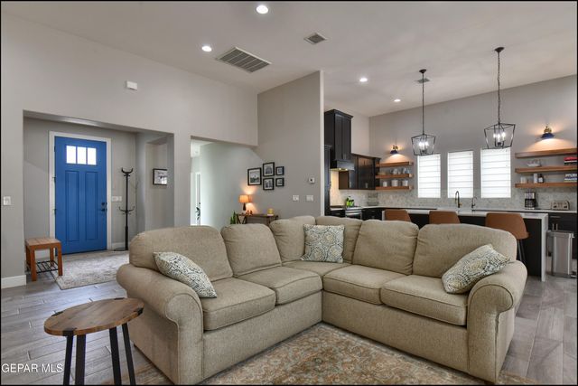 7431 SIDEWINDER BEND, El Paso, TX 79911