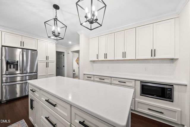 116 E Laurenbrook Court, Cary, NC 27518