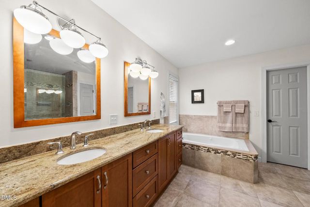 116 E Laurenbrook Court, Cary, NC 27518