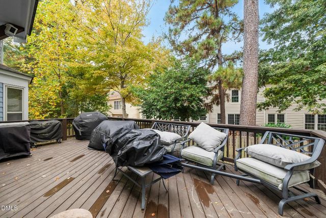 116 E Laurenbrook Court, Cary, NC 27518