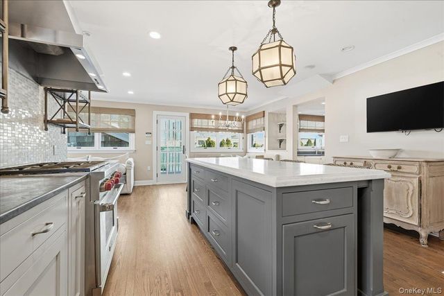 156 Beach 147th Street, Neponsit, NY 11694