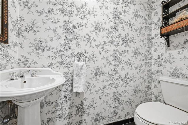 156 Beach 147th Street, Neponsit, NY 11694