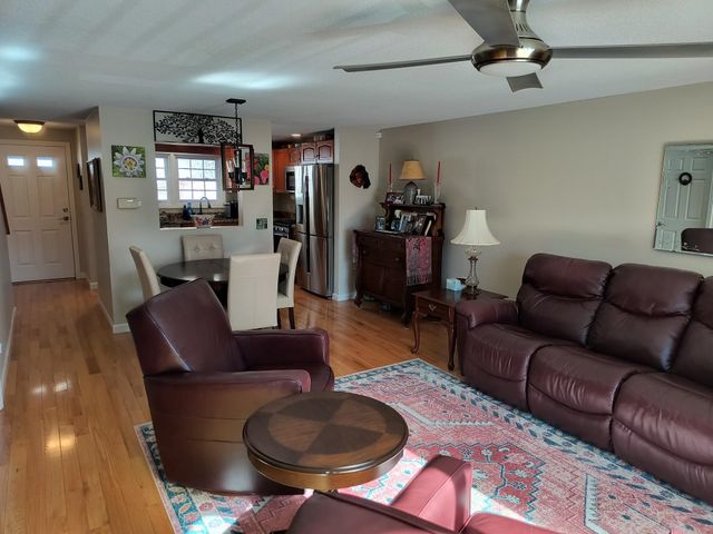 20 Gates Rd Apt 15, Marlborough, NH 03455