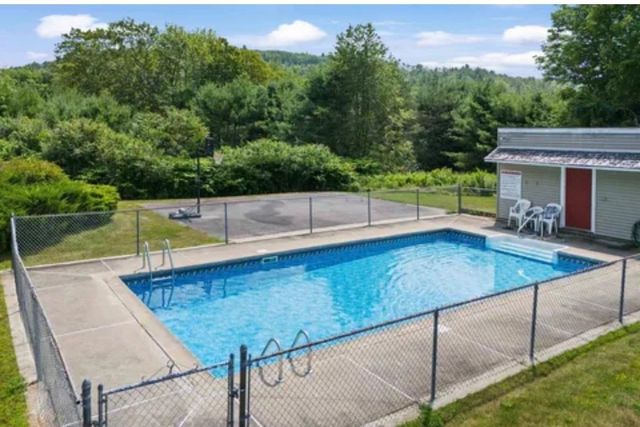 20 Gates Rd Apt 15, Marlborough, NH 03455