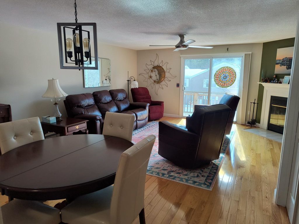 20 Gates Rd Apt 15, Marlborough, NH 03455