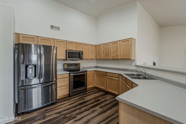 5153 W TOPEKA Drive, Glendale, AZ 85308