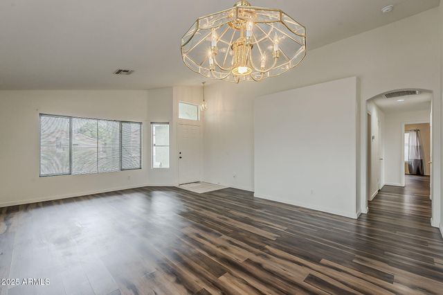 5153 W TOPEKA Drive, Glendale, AZ 85308