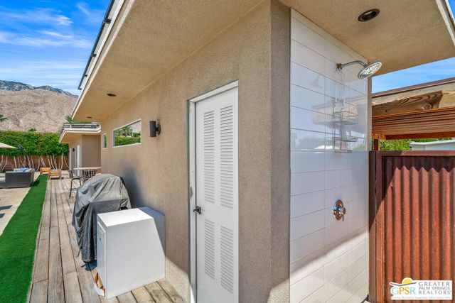 1653 E Sunny Dunes Road, Palm Springs, CA 92264
