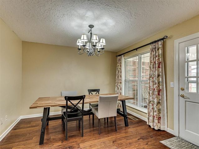 1513 E Main Street, Moore, OK 73160